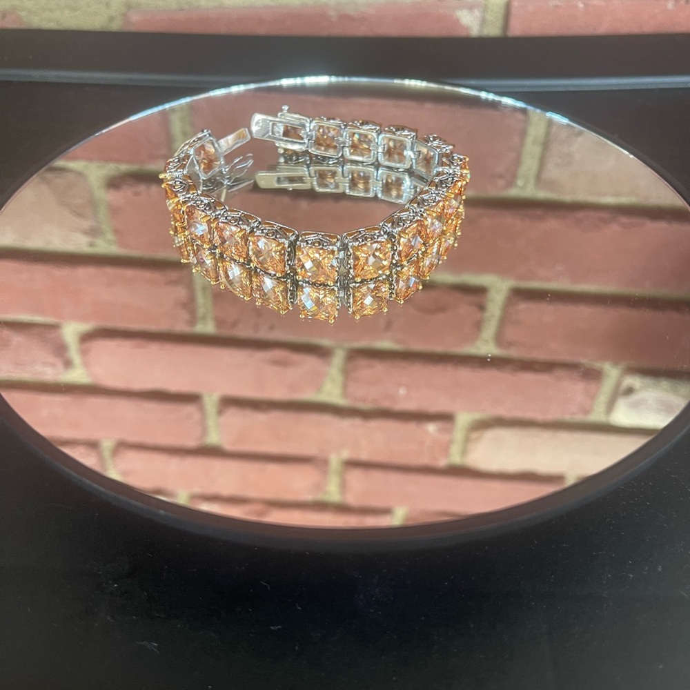🔥NWOT. 🔥PARKLANE 🔥 Topaz Signature Bracelet - Picture 7 of 8